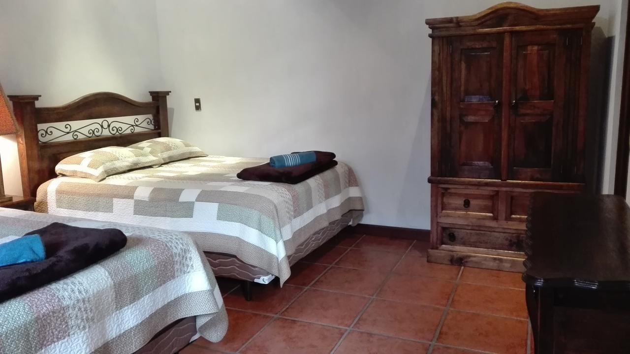 Bed and Breakfast La Casa De La Alameda Антигуа-Гватемала Экстерьер фото