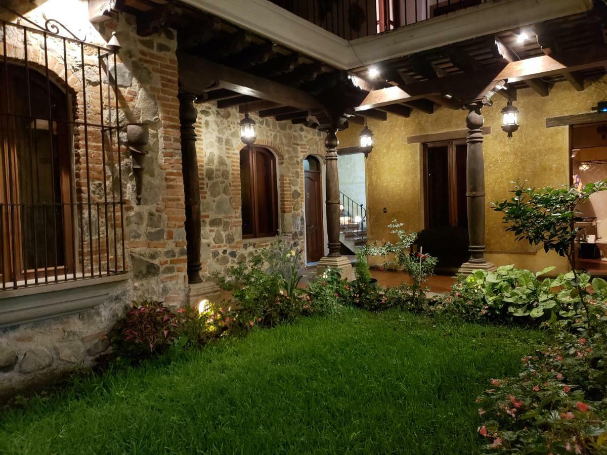 Bed and Breakfast La Casa De La Alameda Антигуа-Гватемала Экстерьер фото