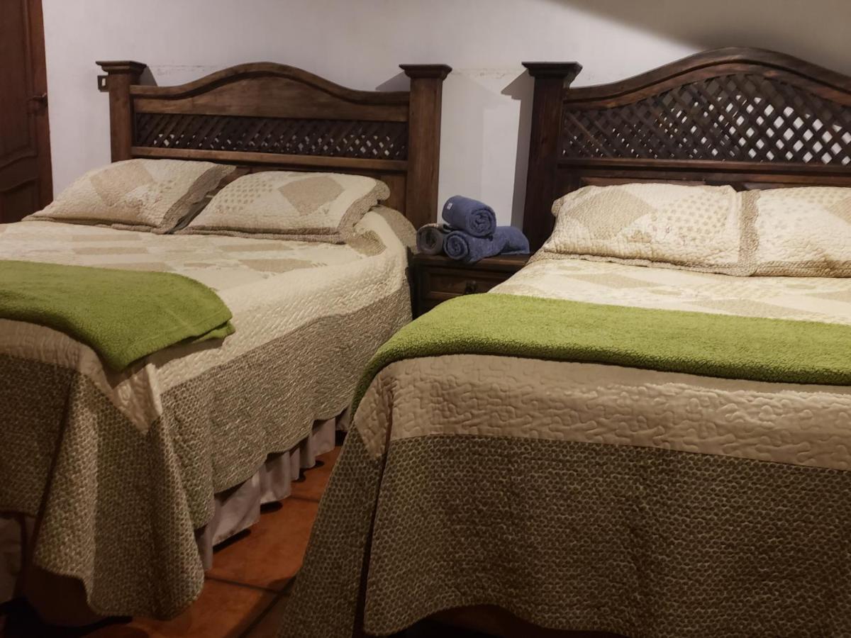 Bed and Breakfast La Casa De La Alameda Антигуа-Гватемала Экстерьер фото