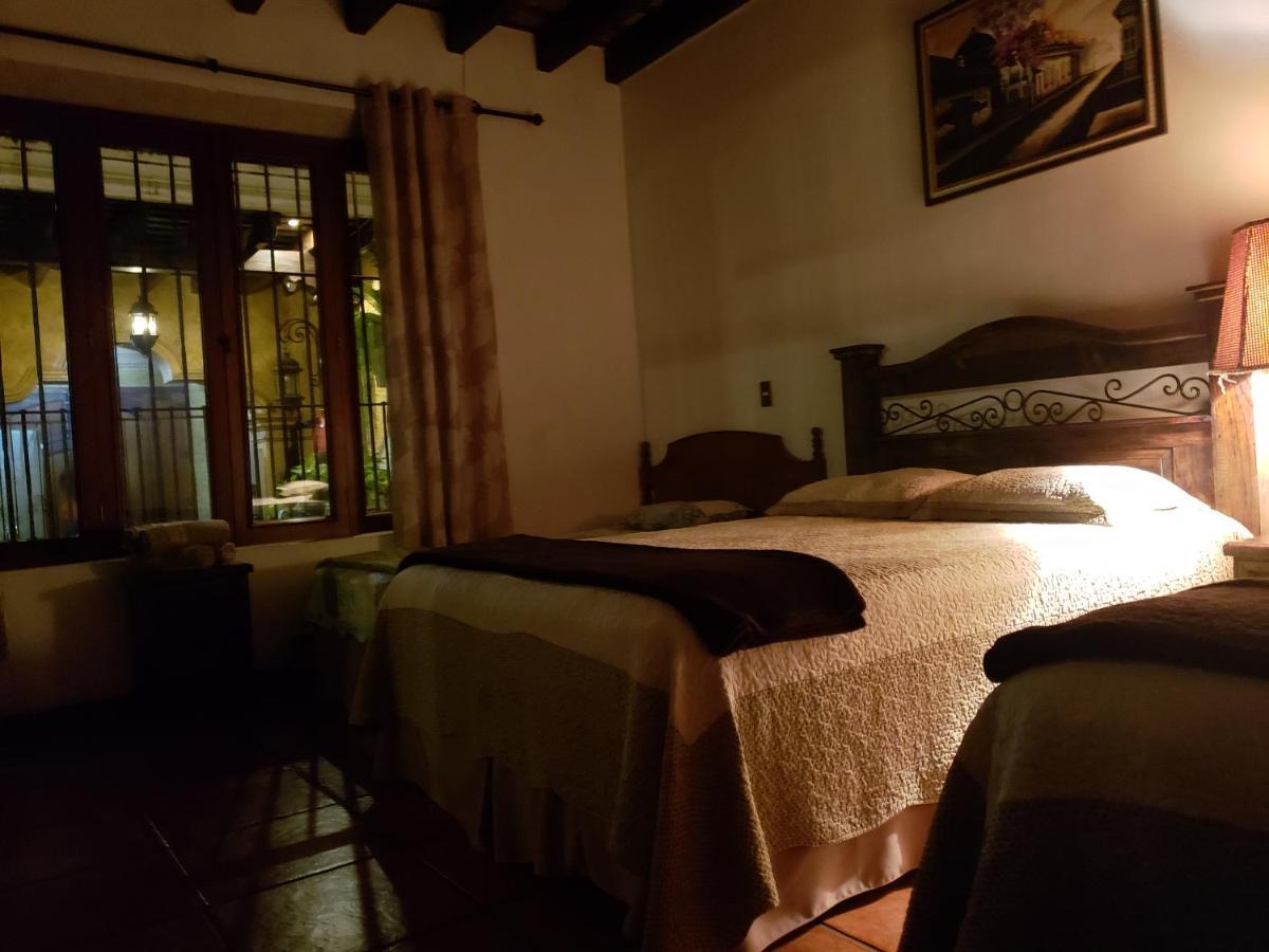 Bed and Breakfast La Casa De La Alameda Антигуа-Гватемала Экстерьер фото